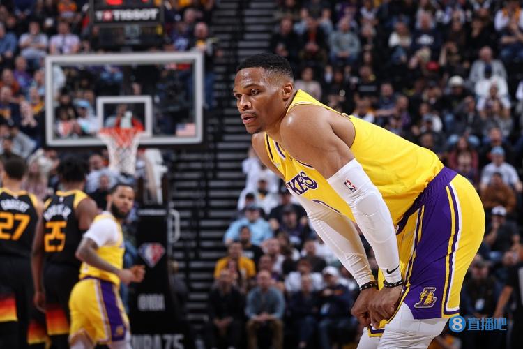 活塞板凳狂轰77分，全场142分刷新球队赛季新高（活塞替补轰下77分，球队142分创本季新高）