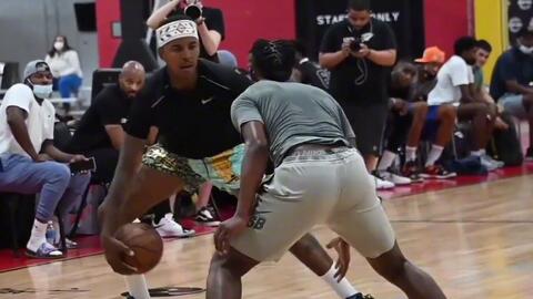 梅婷一家四口前往伯纳乌观战皇马vs尤文，女儿表示看完有点困（梅婷携全家四口现身伯纳乌看皇马对尤文，女儿直言赛后有些犯困）