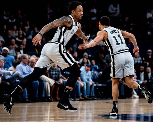 劳塔罗：齐沃拥抱我的次数比我老婆抱我的次数都多（劳塔罗调侃：齐沃抱我的次数比我妻子还多）