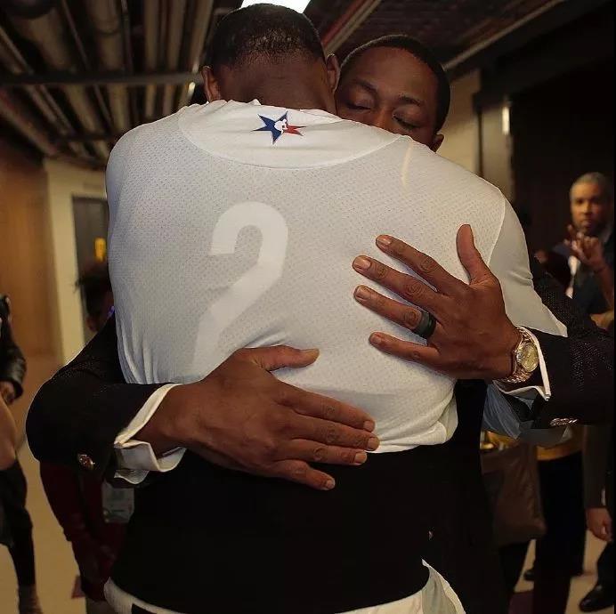 国王爆冷击败掘金，湖人、掘金、马刺和火箭4队负场数相同（国王冷门掀翻掘金，湖人、掘金、马刺、火箭四队负场持平）